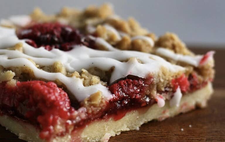 Raspberry Crumble Bars