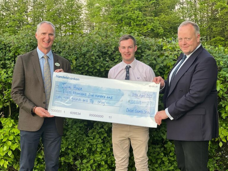 Dorset County Show donates nearly £16,000 to local charities