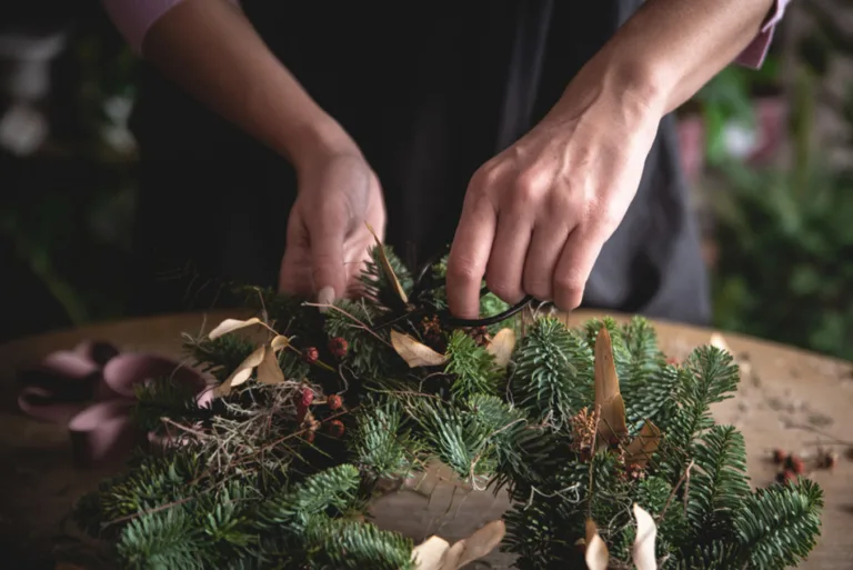 Festive wreath making with SERO