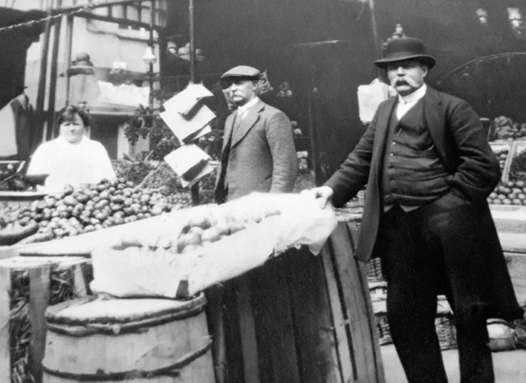 Family forger who faced the noose found in the ‘R’ box