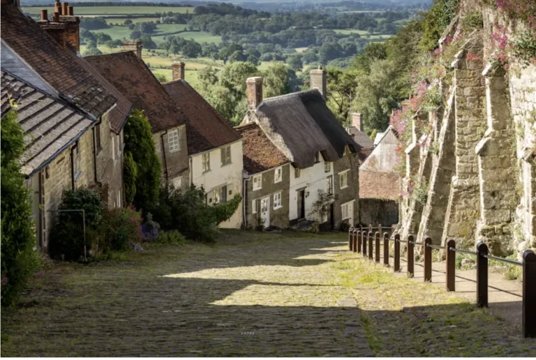 Planning Your Trip to the Gillingham and Shaftesbury Show: Where to Stay and What to See